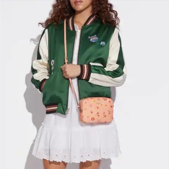 Coach Mini Camera Bag with
Mystical Floral Print Faded Blush
Multi - Picture 2 of 13